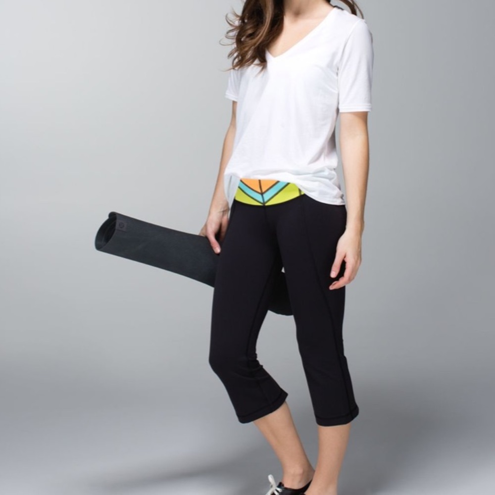 | Lululemon | Gather & Crow Crop *Full-On Luon. Size 4. - Picture 6 of 15